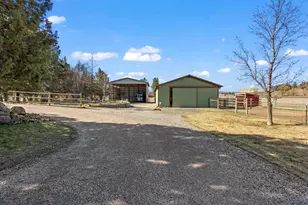 19800 Connarn Rd, Bend, OR 97703 - Photo 37