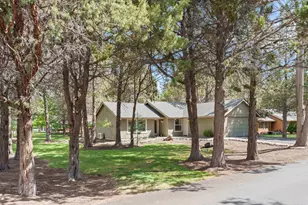 20724 Prince John Ct, Bend, OR 97702 - Photo 3