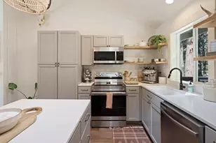 20724 Prince John Ct, Bend, OR 97702 - Photo 15