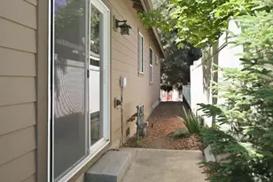 2302 NE Mary Rose Pl, Bend, OR 97701 - Photo 15