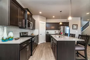 20568 SE Kira Dr, Bend, OR 97702 - Photo 9