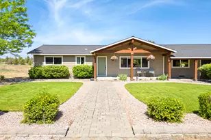 22820 Abilene Ct, Bend, OR 97701 - Photo 3