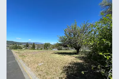 437 Trinity Street, Klamath Falls, OR 97601 - Photo 9