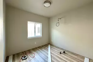 313 E Rapp Rd, Talent, OR 97540 - Photo 11