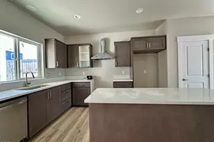 313 E Rapp Rd, Talent, OR 97540 - Photo 13