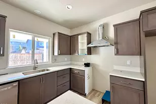 313 E Rapp Rd, Talent, OR 97540 - Photo 11