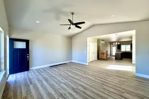 313 E Rapp Rd, Talent, OR 97540 - Photo 3