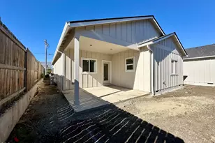 313 E Rapp Rd, Talent, OR 97540 - Photo 31