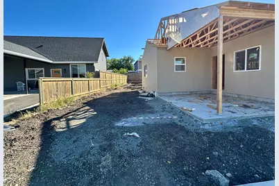 315 E Rapp Road, Talent, OR 97540 - Photo 9