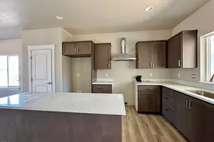 315 E Rapp Rd, Talent, OR 97540 - Photo 13