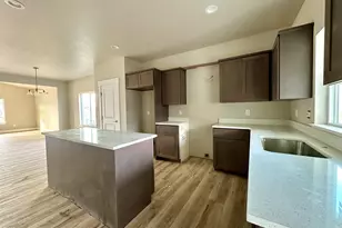 315 E Rapp Rd, Talent, OR 97540 - Photo 7