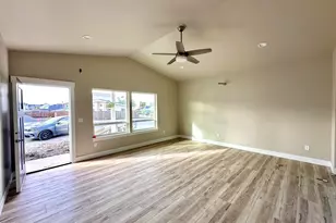 315 E Rapp Rd, Talent, OR 97540 - Photo 3