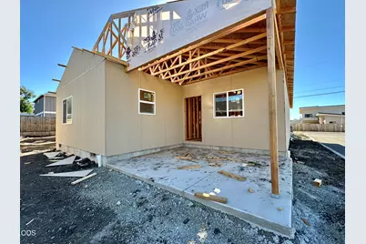 315 E Rapp Road, Talent, OR 97540 - Photo 11
