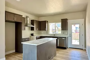 315 E Rapp Rd, Talent, OR 97540 - Photo 11
