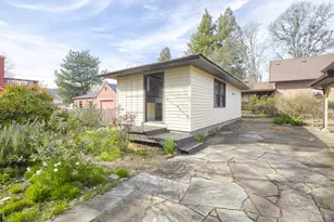 1502 NW Lawnridge Ave, Grants Pass, OR 97526 - Photo 39