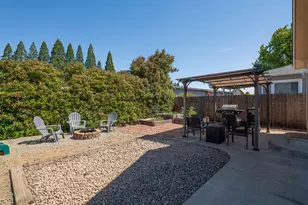 829 Hazel St, Central Point, OR 97502 - Photo 27