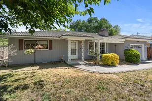 110 N 2nd St, Talent, OR 97540 - Photo 1