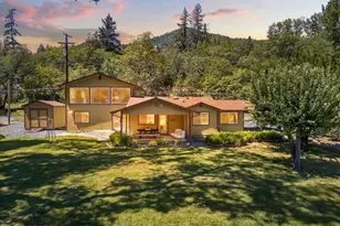 423 Fielder Ln, Grants Pass, OR 97526 - Photo 3