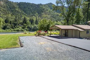423 Fielder Ln, Grants Pass, OR 97526 - Photo 35