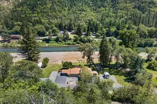 423 Fielder Ln, Grants Pass, OR 97526 - Photo 41
