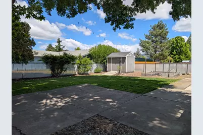 2299 Delta Waters Road, Medford, OR 97504 - Photo 3