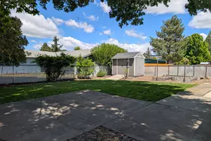 2299 Delta Waters Rd, Medford, OR 97504 - Photo 3