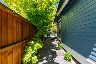 1027 NW Albany Ave, Bend, OR 97703 - Photo 59