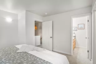 21380 Oakview Dr, Bend, OR 97701 - Photo 19