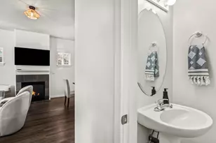 21380 Oakview Dr, Bend, OR 97701 - Photo 27