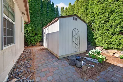 2273 NE Wintergreen Drive, Bend, OR 97701 - Photo 45