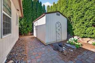 2273 NE Wintergreen Dr, Bend, OR 97701 - Photo 45