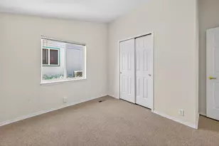 2273 NE Wintergreen Dr, Bend, OR 97701 - Photo 35