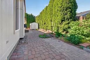 2273 NE Wintergreen Dr, Bend, OR 97701 - Photo 43