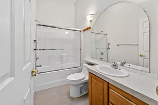 2273 NE Wintergreen Dr, Bend, OR 97701 - Photo 37