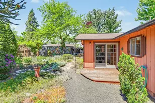 190 Walker Ave, Ashland, OR 97520 - Photo 43