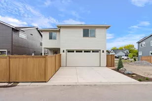 2793 NE Rainier Dr, Bend, OR 97701 - Photo 5