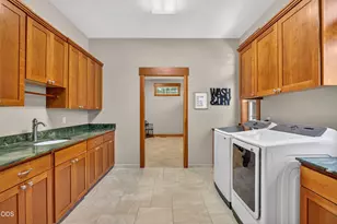 1321 Falcon Crest Ln, Merlin, OR 97532 - Photo 33
