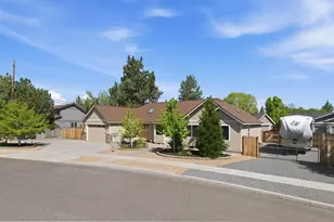 20828 Cassin Dr, Bend, OR 97701 - Photo 3