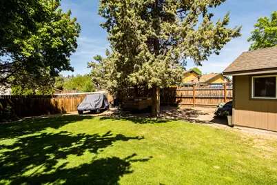 2020 NE Hall Circle, Bend, OR 97701 - Photo 29