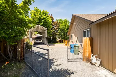 2020 NE Hall Circle, Bend, OR 97701 - Photo 33