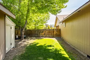 2020 NE Hall Circle, Bend, OR 97701 - Photo 27