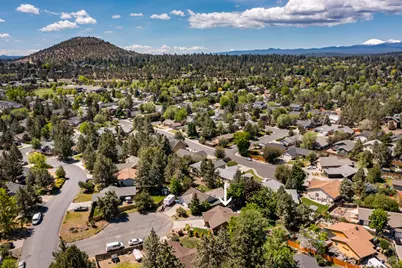 2020 NE Hall Circle, Bend, OR 97701 - Photo 35