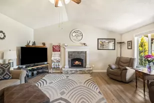 2020 NE Hall Circle, Bend, OR 97701 - Photo 7