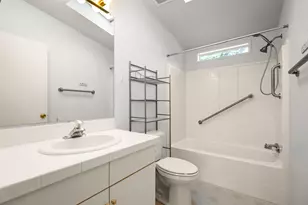 1815 NE 6th St, Redmond, OR 97756 - Photo 23