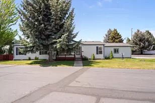 1815 NE 6th St, Redmond, OR 97756 - Photo 1