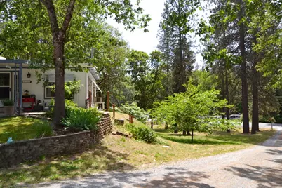 4365 Highland Avenue, Grants Pass, OR 97526 - Photo 3