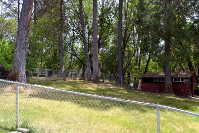 4365 Highland Avenue, Grants Pass, OR 97526 - Photo 13