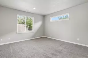 60930 SE Sweet Pea Dr, Bend, OR 97702 - Photo 17