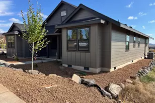 1057 SE Clover Ln, Madras, OR 97741 - Photo 5