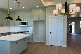 1057 SE Clover Ln, Madras, OR 97741 - Photo 11